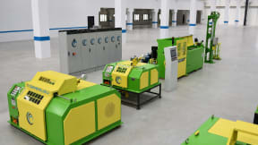 Wet wire drawing machine