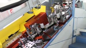 Thread rolling machines with washer assembly units