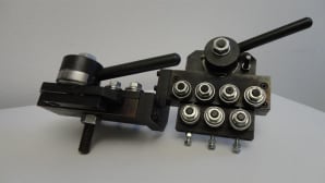 Wire straighteners with rolls