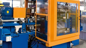 Double roll straightening device for round bars