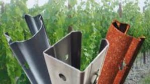 Pali in metallo adatti alla vendemmia meccanizzata