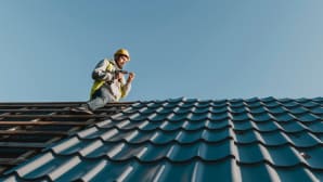 Tre soluzioni di fissaggio a marchio Rossato Roberto Srl per coperture sempre salde