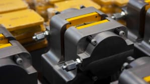 Hydraulic brakes with thruster or direct-acting system