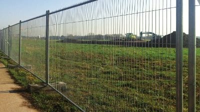 Wire mesh for the production of mobile fencing