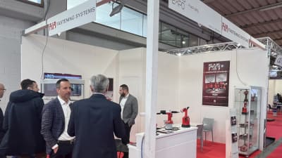 FAR fa centro con i propri utensili per fasteners a Samuexpo