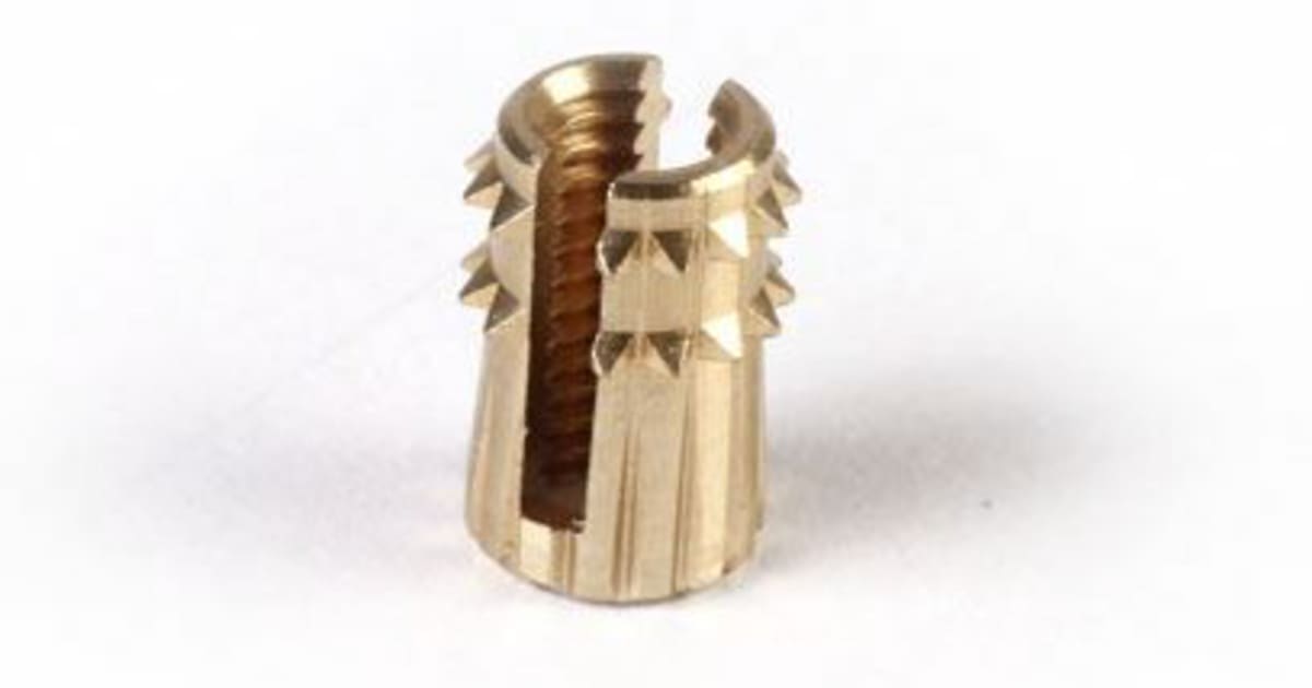 Threaded expansion bushes for thermoplastic, carbon fibre and