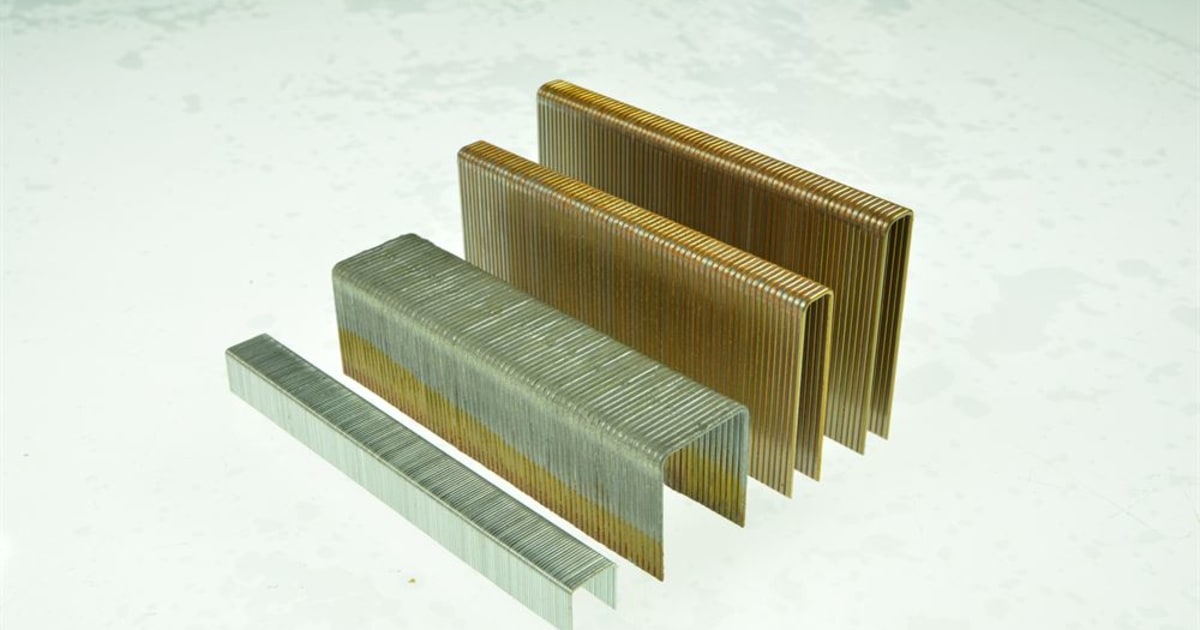 Metallic staples expometals