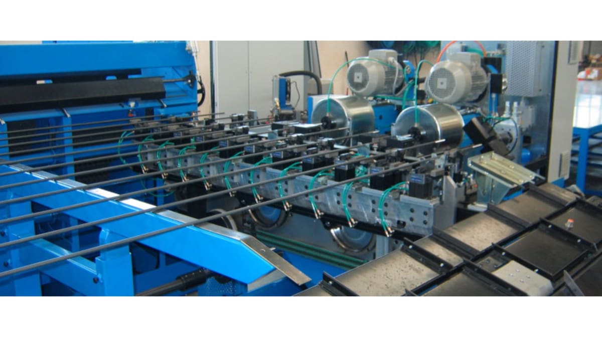 Production lines for straight and bent prestressed steel rods