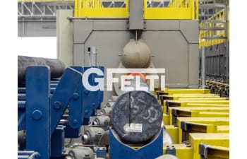 Roller hearth furnace for heat treatment