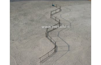 Spacer for wire mesh