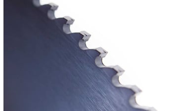Hard metal saw blades for steel and alloys
