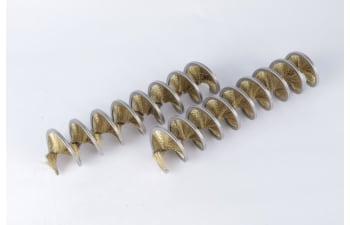 Mechanical descaling brushes for low carbon rods