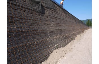 Electro-welded meshes for reinforced soils