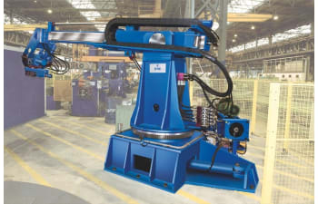 Automatic system for feeding wire in the pre-straightener