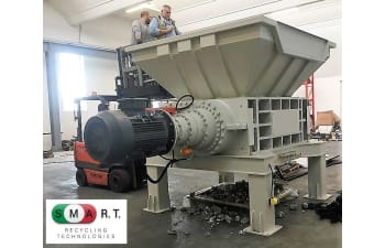 Trituratore bi-albero per rifiuti ingombranti e metalli ferrosi e non  ferrosi