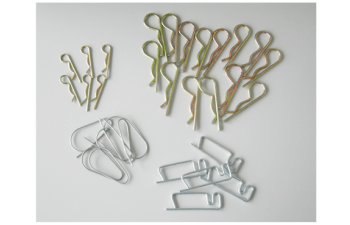 Ganci e coppiglie per cartellini pendenti