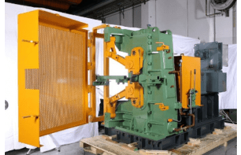 Flying shears for extruded products