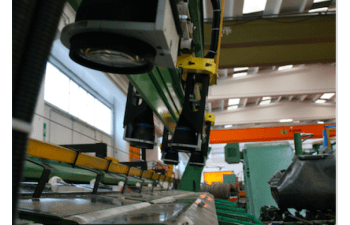 Optical straightness control systems for bars