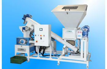 Automatic plant for shredding and briquetting chips