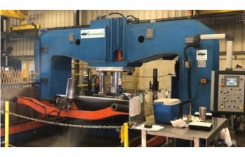 Manipolatori per la formatura di fondi bombati