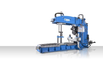 Hydraulic presses with movable portal and movable cylinder