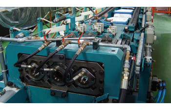 Single-die and triple-die chain draw benches