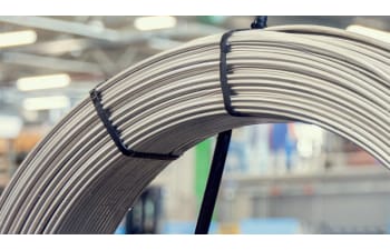 Welded stainless steel tubes in straight lengths and coils