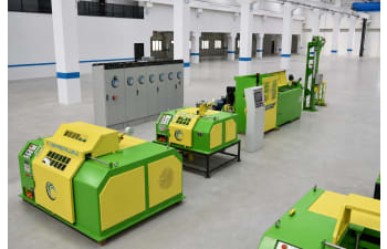 Wet wire drawing machine