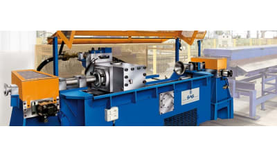 Hydraulic flying shear