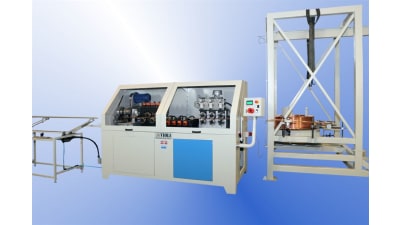 Straightening machine with saw blade cut