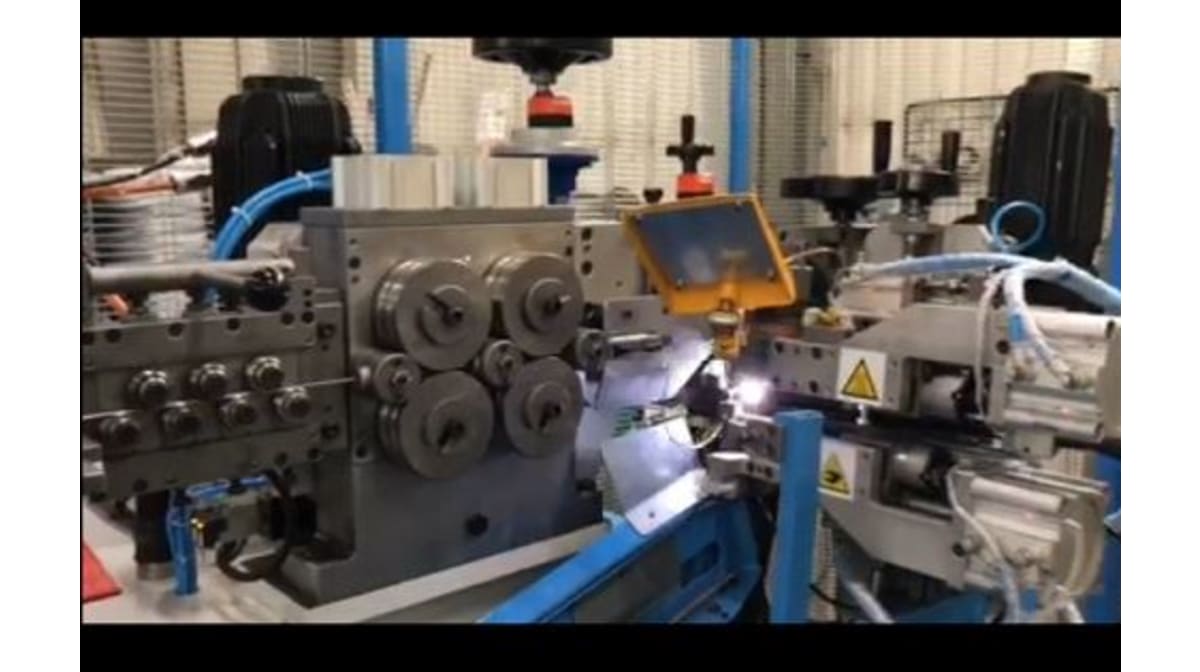 Nuovo traguardo per Omas: la piegafilo per anelli saldati FSA-530 HS