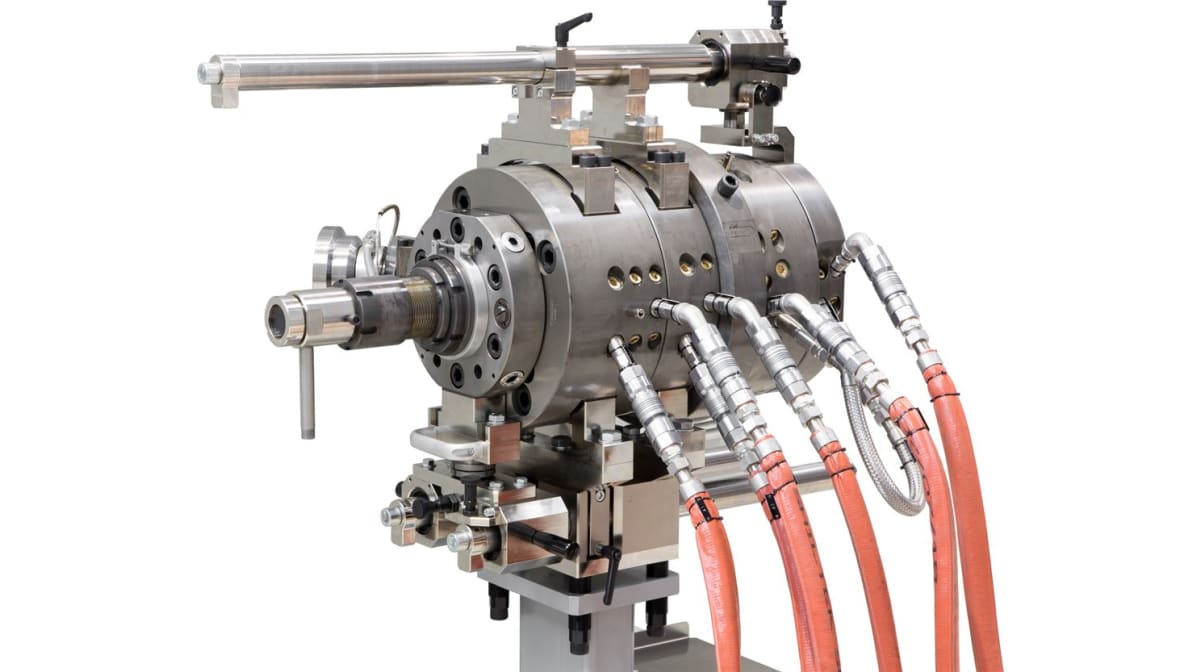 A new co-extrusion crosshead for thin and optimized cables