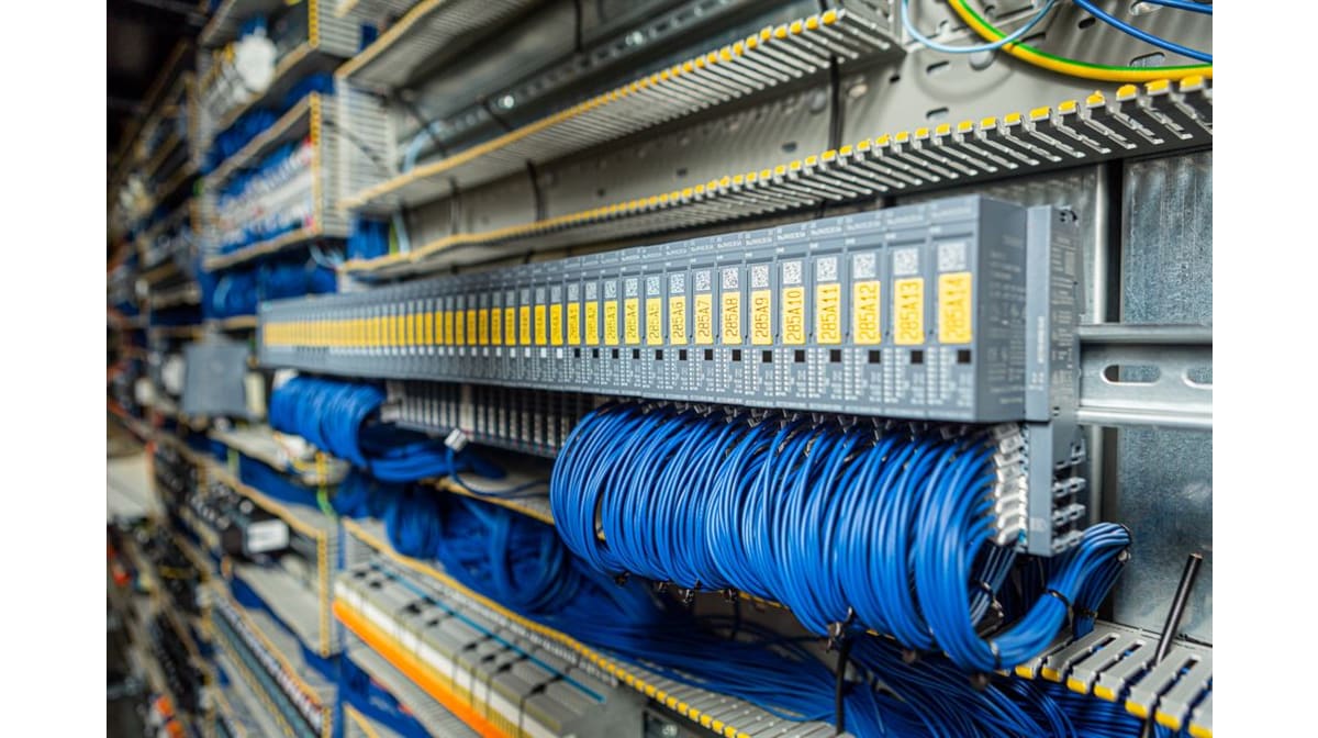 35 years of experience in automation and process control: S.E.I. 
