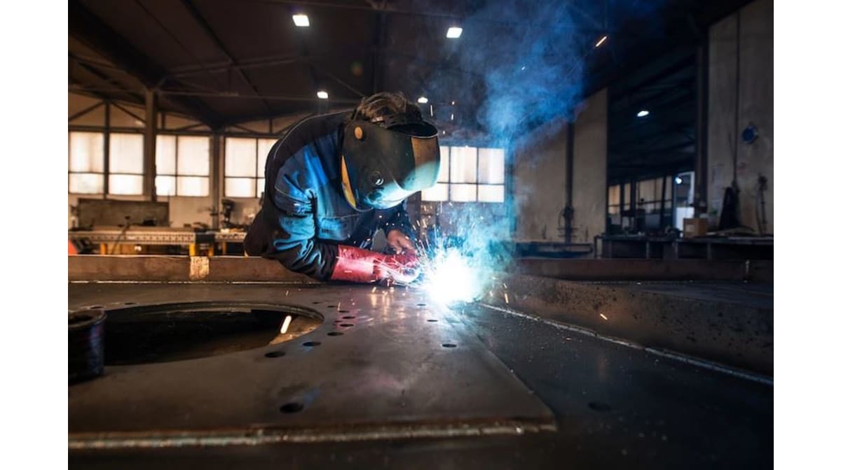 SO.TEC cares about workers' health: here are the professional air suction systems for welding