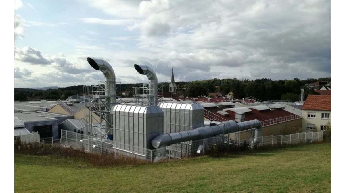 Aspirazione di fumi oleosi: SO.TEC installa un nuovo impianto in Francia