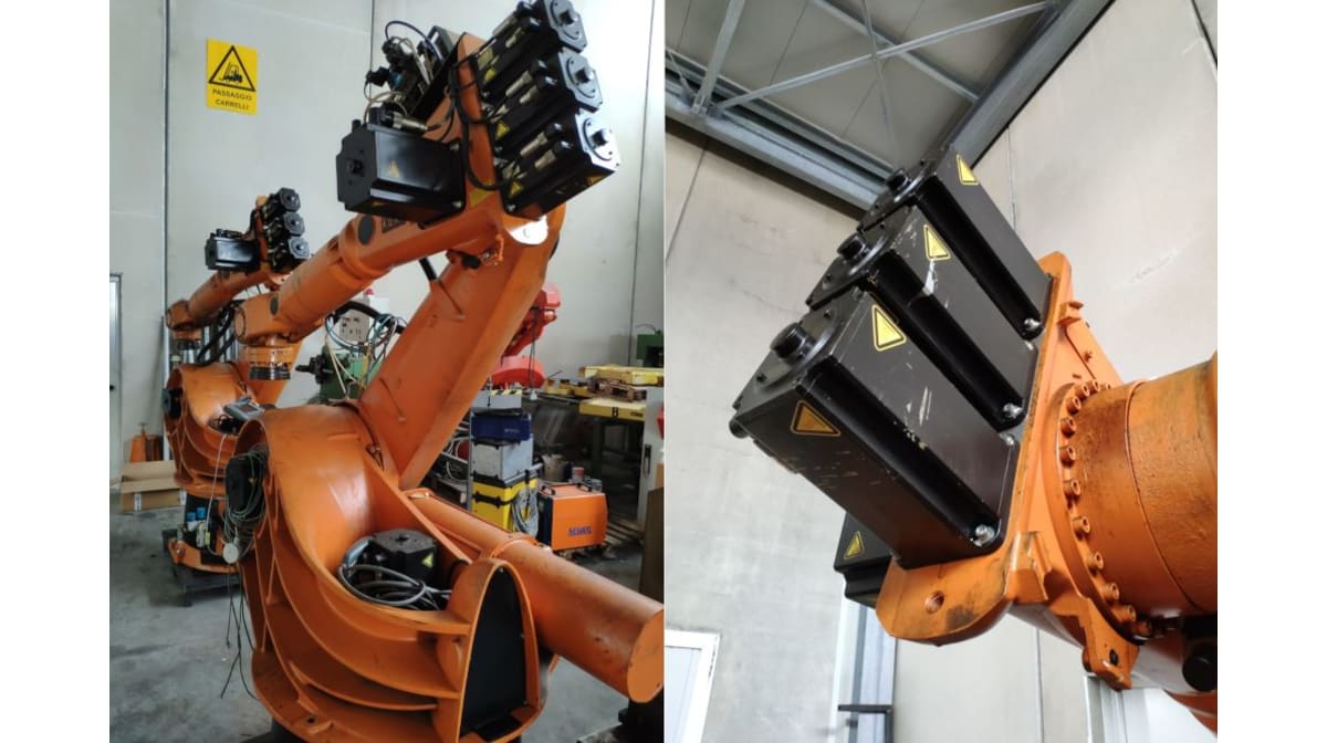 Wire Trading: 2 robot Kuka KR100P/2 in vendita