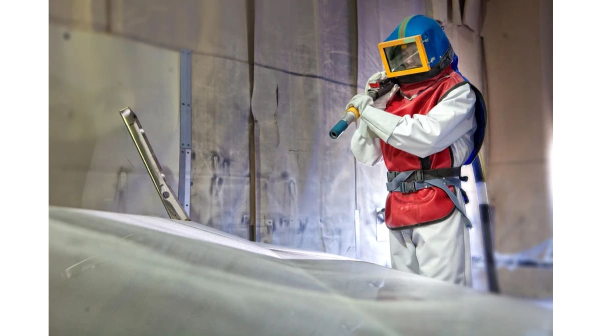 How to handle sandblasting dust? SO.TEC has you covered