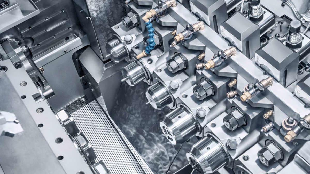 Düsseldorf, Shanghai, Milano: le macchine per fasteners non hanno confini