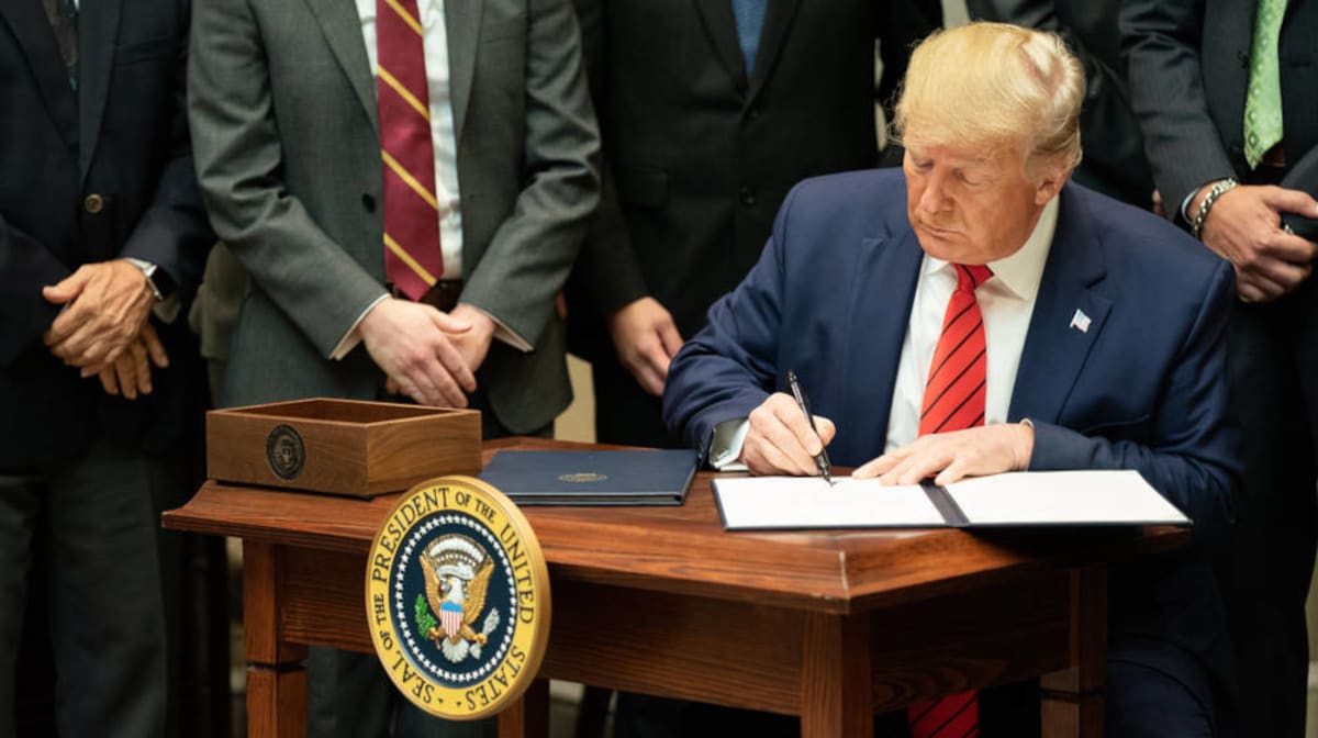 Trump reintroduce dazi su acciaio e alluminio: reazioni dell’industria e implicazioni