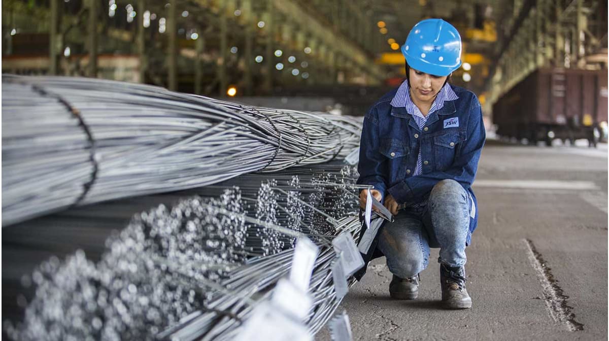 Global steel demand set to rebound 1.3% in 2026 after flat 2025