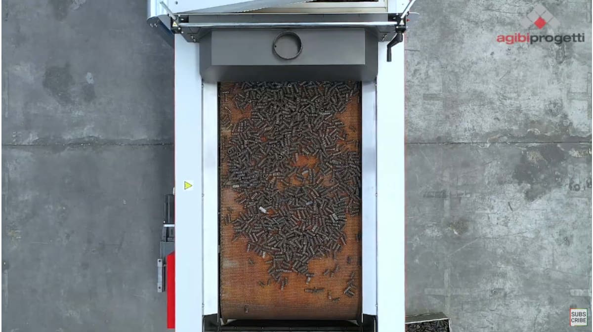 Large continuous furnaces for heat treatment of springs