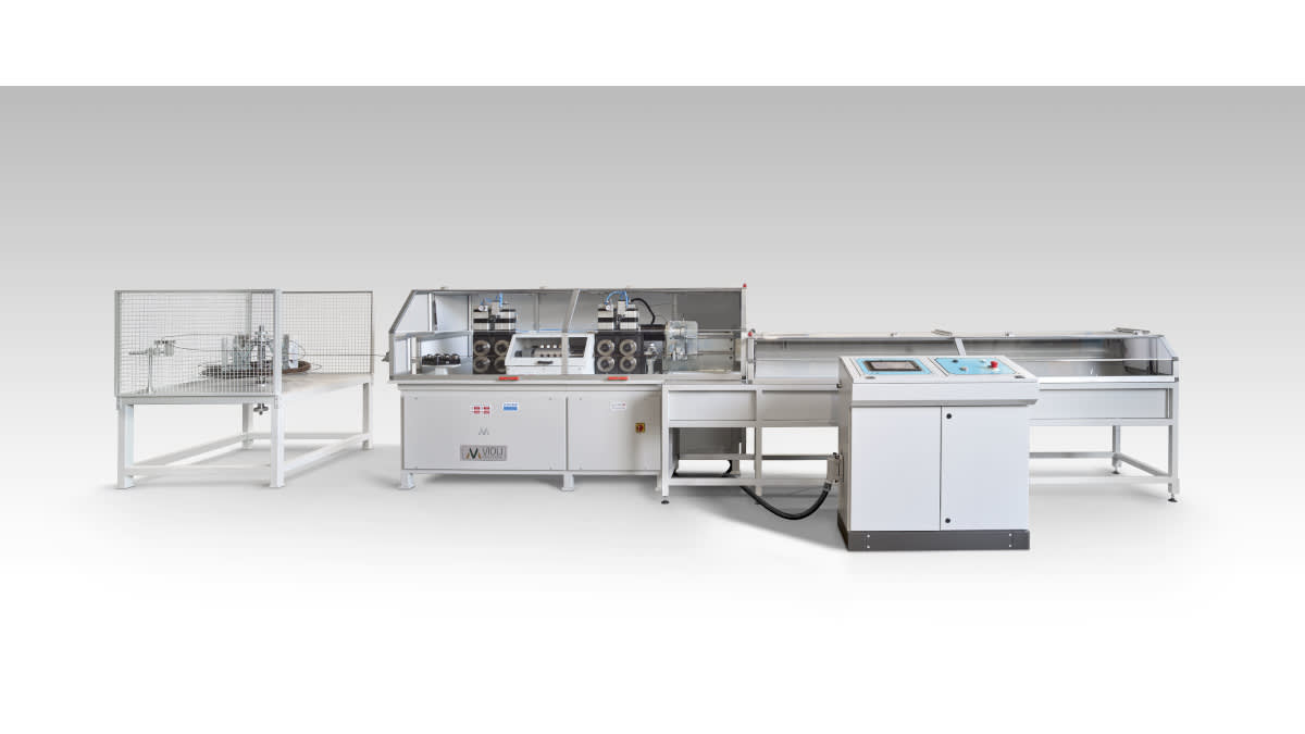 Raddrizzatrice per filo con taglio al volo