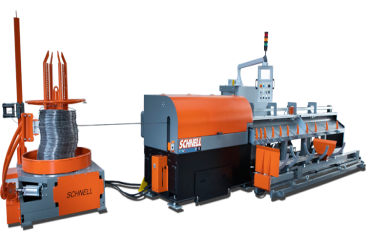 Macchina raddrizzatrice e tagliatrice Schnell per ferro, con bobina di alimentazione in ingresso e sistema di scarico per pezzi finiti.