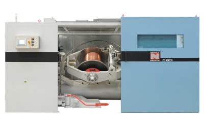 NIEHOFF D 801 Drahtziehmaschine mit offener Arbeitskammer, die eine Kupferspule zeigt, und seitlichem Bedienfeld.