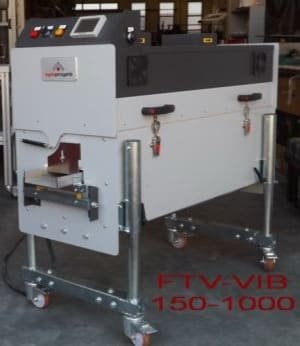 Mobile Kabelverarbeitungsmaschine FTV-VIB 150-1000 mit weißem und grauem Gehäuse, Bedienfeld und integriertem Schneid- oder Crimpmodul.