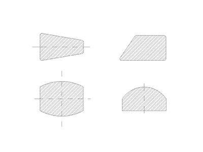 Quattro sezioni geometriche con assi di riferimento: un profilo trapezoidale obliquo arrotondato, un profilo a trapezio rettangolo, un profilo rettangolare con lati convessi e un profilo semicircolare.