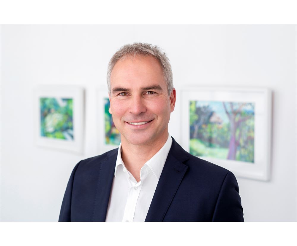 Dr Volker Lederer