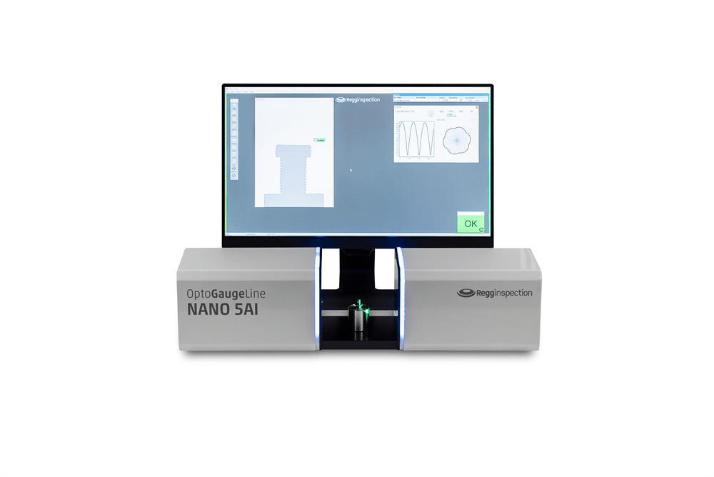 Regginspection OptoGaugeLine NANO 5AI, sistema di misurazione ottica di precisione, con schermo che mostra l'analisi dimensionale e del profilo di un componente.