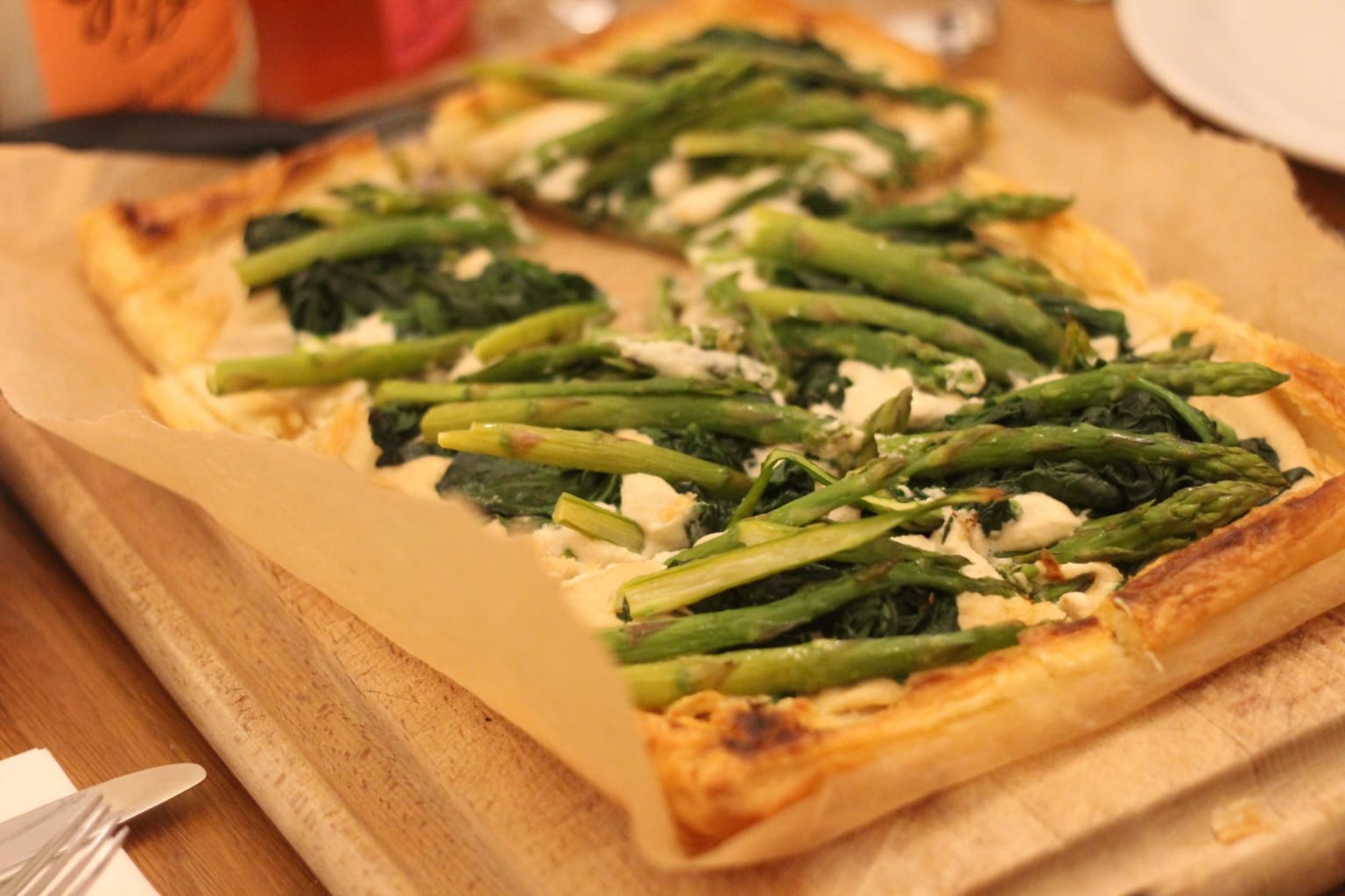 Asparagus vegan tart