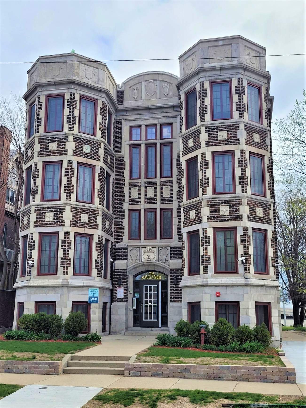 Savannah Apartments